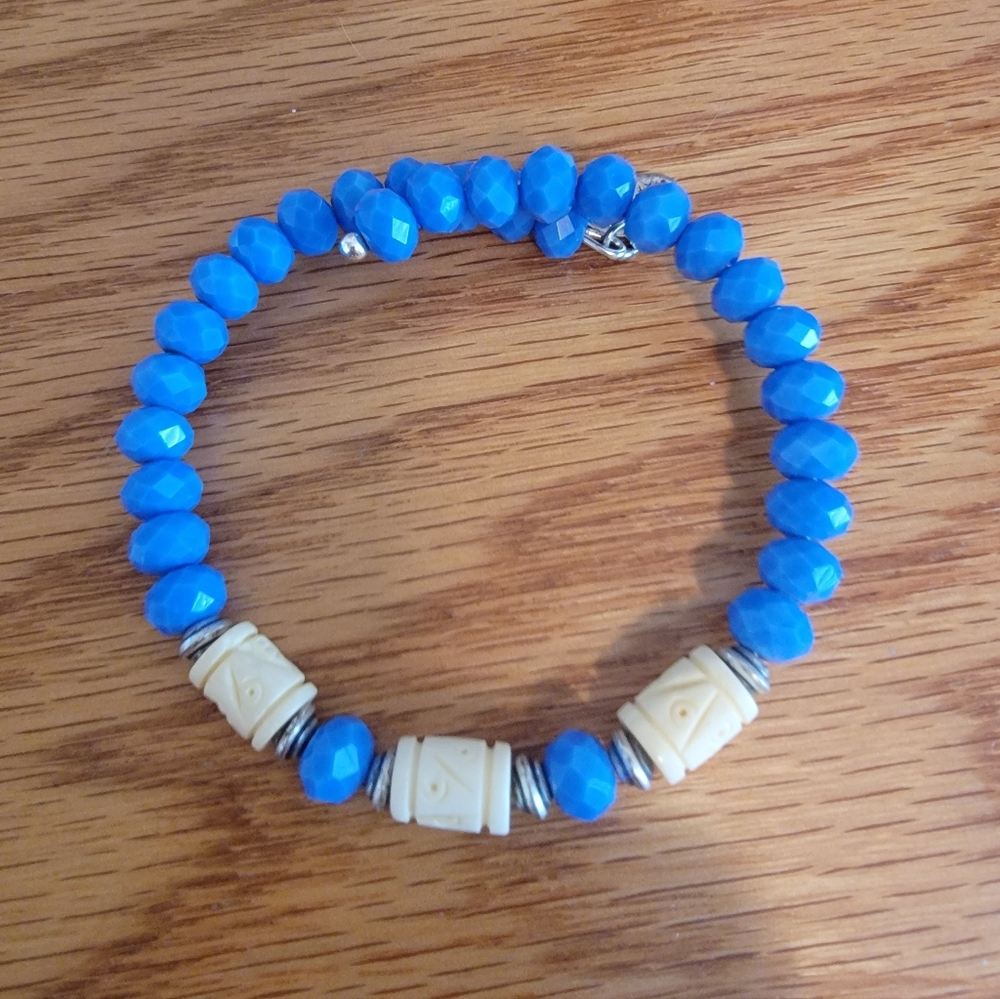 Alex and Ani Periwinkle Blue and Cream Wire Bracelet